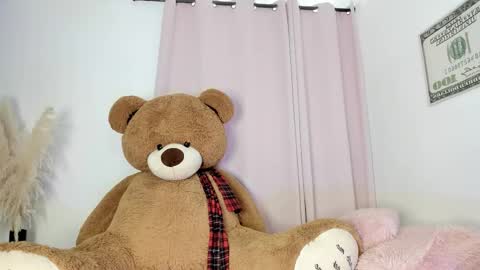 Snapshot of suzan__cooper2 chatting on October 29, 5:36 pm suzan__cooper2 online show from October 29, 5:36 pm