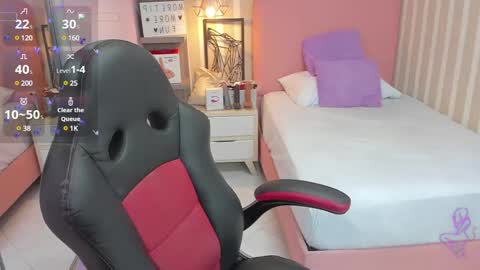 S U Z E T  online show from February 10, 7:28 pm