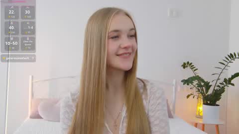 Snapshot of suzipons chatting on October 14, 1:34 pm Suzi online show from October 14, 1:34 pm