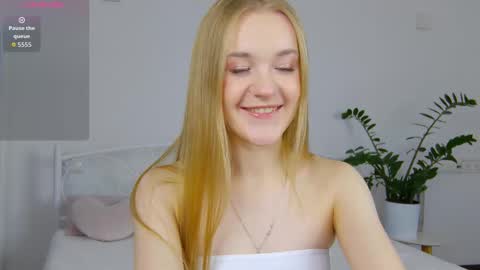 Snapshot of suzipons chatting on November 19, 2:39 pm Suzi online show from November 19, 2:39 pm