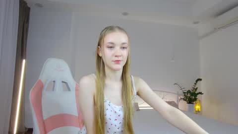 Snapshot of suzipons chatting on November 30, 2:10 pm Suzi online show from November 30, 2:10 pm