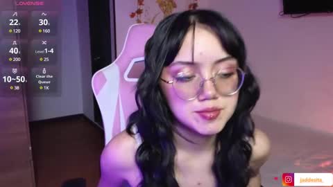 Snapshot of suzumi_ chatting on January 7, 6:35 pm Jadde online show from January 7, 6:35 pm