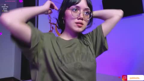 Snapshot of suzumi_ chatting on February 1, 9:43 am Jadde online show from February 1, 9:43 am