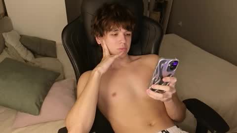 Snapshot of sw33theart_b0y chatting on October 17, 3:10 am Nate 3 online show from October 17, 3:10 am