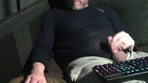 Snapshot of swartarn chatting on December 11, 8:50 pm ArnSwart online show from December 11, 8:50 pm