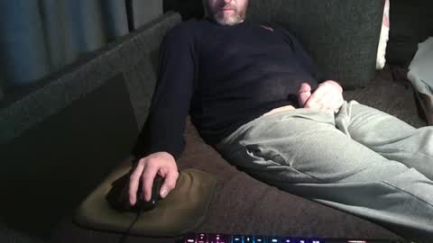 Snapshot of swartarn chatting on December 12, 7:37 pm ArnSwart online show from December 12, 7:37 pm