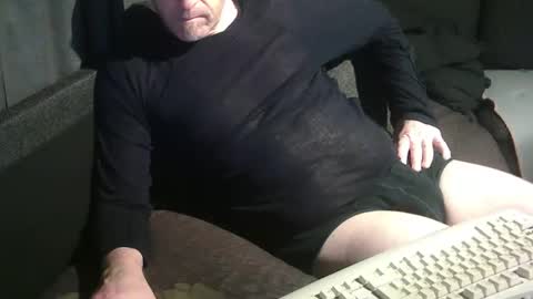 Snapshot of swartarn chatting on November 14, 4:11 am ArnSwart online show from November 14, 4:11 am