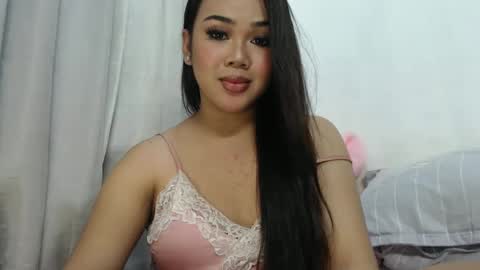 Snapshot of sweet18_jasmine chatting on December 25, 2:45 pm sweet18_jasmine online show from December 25, 2:45 pm