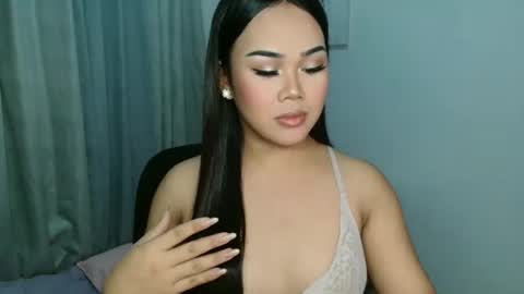 Snapshot of sweet18_jasmine chatting on January 12, 2:19 pm sweet18_jasmine online show from January 12, 2:19 pm