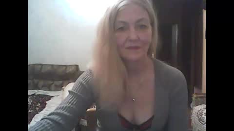 Snapshot of sweet4blonde67 chatting on December 23, 8:36 pm sweet4blonde67 online show from December 23, 8:36 pm