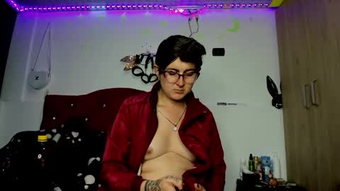 sweet__suck69bitch online show from January 7, 2:42 am