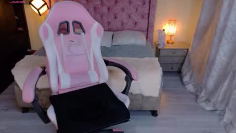 sweet__thang online show from October 3, 6:43 am