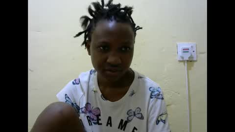 Snapshot of sweet_amor254 chatting on October 31, 10:16 am Silvia online show from October 31, 10:16 am