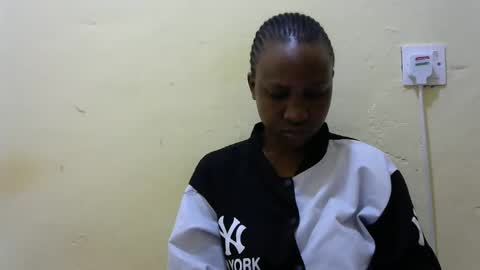 Snapshot of sweet_amor254 chatting on November 10, 3:38 am Silvia online show from November 10, 3:38 am