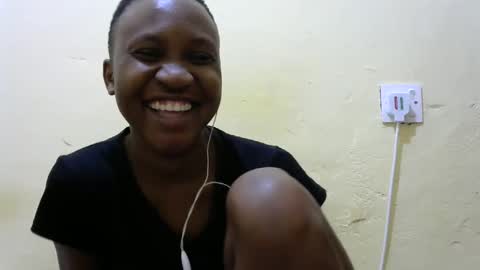 Snapshot of sweet_amor254 chatting on November 24, 10:53 pm Silvia online show from November 24, 10:53 pm