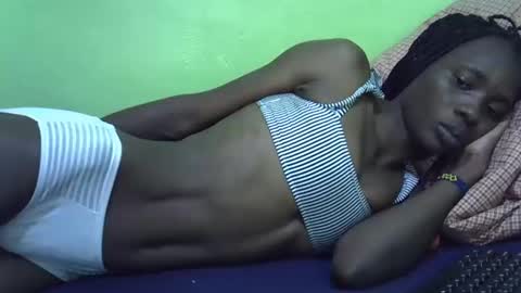 Snapshot of sweet_candie01 chatting on October 7, 6:21 am sweet_candie01 online show from October 7, 6:21 am