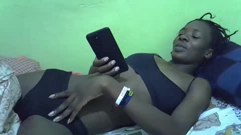 Snapshot of sweet_candie01 chatting on November 24, 3:45 pm sweet_candie01 online show from November 24, 3:45 pm