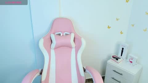 Snapshot of sweet_dania_ chatting on February 9, 12:49 am sweet_dania_ online show from February 9, 12:49 am