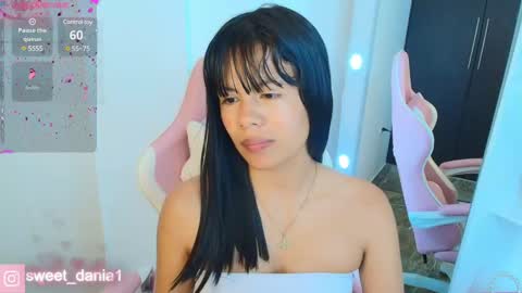 Snapshot of sweet_dania_ chatting on March 4, 3:44 am sweet_dania_ online show from March 4, 3:44 am