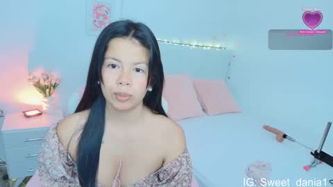 Snapshot of sweet_dania_ chatting on September 15, 9:20 am sweet_dania_ online show from September 15, 9:20 am