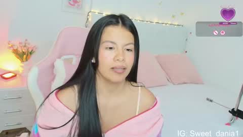Snapshot of sweet_dania_ chatting on September 21, 3:52 am sweet_dania_ online show from September 21, 3:52 am