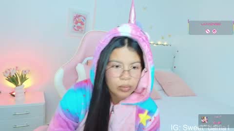 Snapshot of sweet_dania_ chatting on October 1, 4:40 am sweet_dania_ online show from October 1, 4:40 am