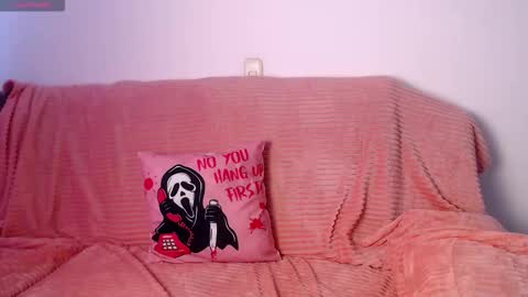 Hannah online show from November 29, 1:25 pm