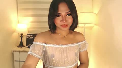 Snapshot of sweet_hoelly chatting on January 17, 10:55 am Slutty Shannel online show from January 17, 10:55 am