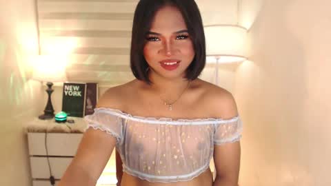 Snapshot of sweet_hoelly chatting on January 18, 10:17 pm Slutty Shannel online show from January 18, 10:17 pm