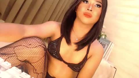 Snapshot of sweet_hoelly chatting on February 8, 8:20 am Slutty Shannel online show from February 8, 8:20 am