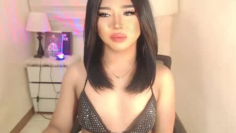 Snapshot of sweet_hoelly chatting on February 12, 9:33 pm Slutty Shannel online show from February 12, 9:33 pm