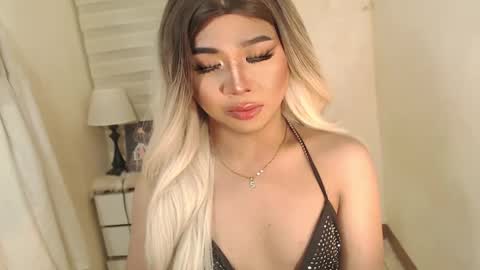 Snapshot of sweet_hoelly chatting on February 20, 10:48 am Slutty Shannel online show from February 20, 10:48 am