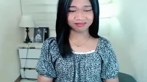 Snapshot of sweet_hoelly chatting on February 21, 8:18 am Slutty Shannel online show from February 21, 8:18 am