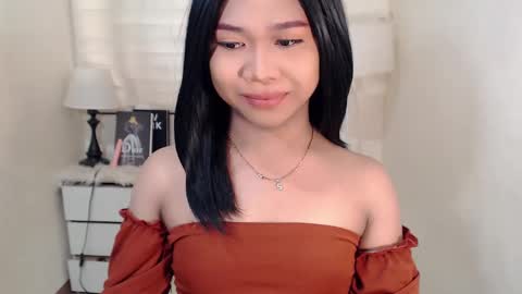 Snapshot of sweet_hoelly chatting on February 22, 5:44 am Slutty Shannel online show from February 22, 5:44 am