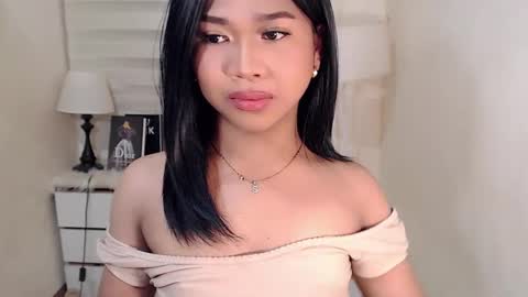 Snapshot of sweet_hoelly chatting on February 24, 8:27 am Slutty Shannel online show from February 24, 8:27 am