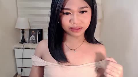 Snapshot of sweet_hoelly chatting on February 24, 1:53 pm Slutty Shannel online show from February 24, 1:53 pm