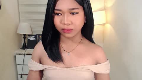 Snapshot of sweet_hoelly chatting on February 25, 10:26 am Slutty Shannel online show from February 25, 10:26 am