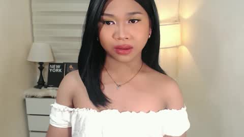 Snapshot of sweet_hoelly chatting on February 27, 10:04 am Slutty Shannel online show from February 27, 10:04 am