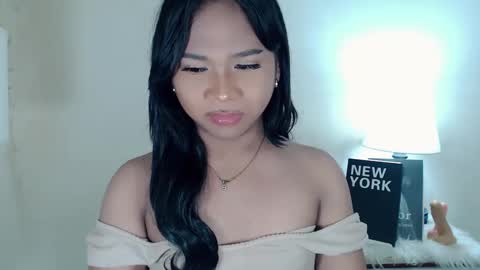 Snapshot of sweet_hoelly chatting on March 5, 10:00 am Slutty Shannel online show from March 5, 10:00 am