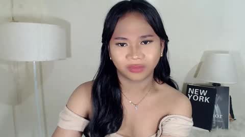 Snapshot of sweet_hoelly chatting on March 8, 7:20 pm Slutty Shannel online show from March 8, 7:20 pm