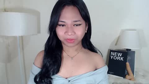 Snapshot of sweet_hoelly chatting on March 10, 3:01 am Slutty Shannel online show from March 10, 3:01 am