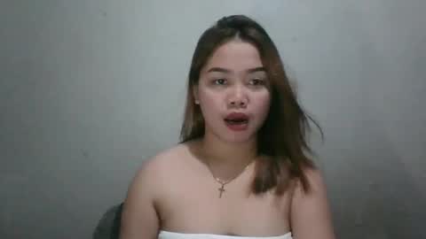 Snapshot of sweet_mae28xx chatting on February 7, 4:27 am sweet_mae28xx online show from February 7, 4:27 am