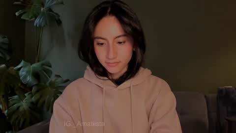 Snapshot of sweet_mara_cat chatting on January 31, 7:51 pm Mor online show from January 31, 7:51 pm