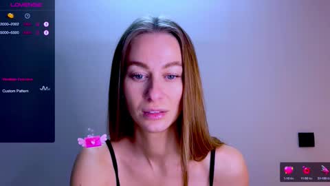 Mia online show from September 28, 1:16 pm