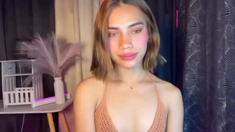 sweet_nikki03 online show from October 12, 5:23 pm