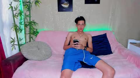 Snapshot of sweet_sin21 chatting on February 22, 8:42 pm Start 18 year Noa 19 year online show from February 22, 8:42 pm