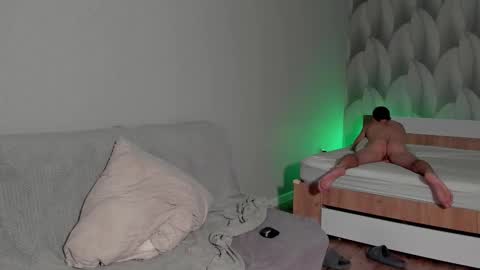 sweet_smith8 online show from October 18, 9:04 pm