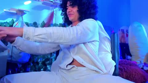 Steven independent model online show from January 17, 9:17 pm