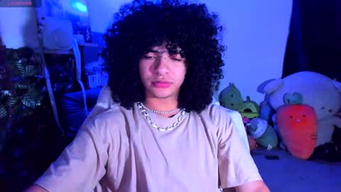 Steven independent model online show from February 23, 10:20 pm