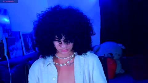 Steven independent model online show from February 26, 8:48 am